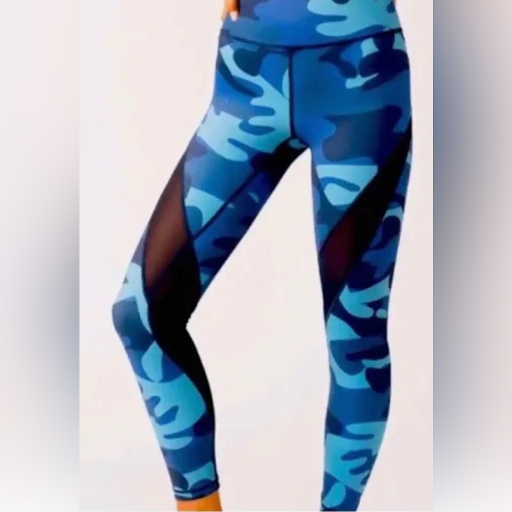 Zyia Active Blue Camo leggings with black mesh inserts size 2